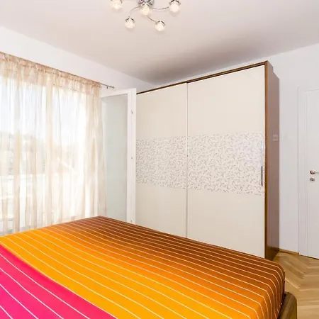 Apartment Iva - Andrije Hebranga 31 *